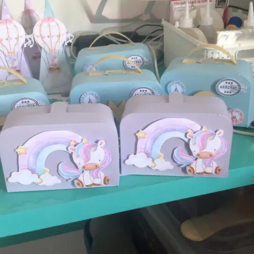 Caixa Lembrancinha Maleta Personalizada no tema Unicórnio
