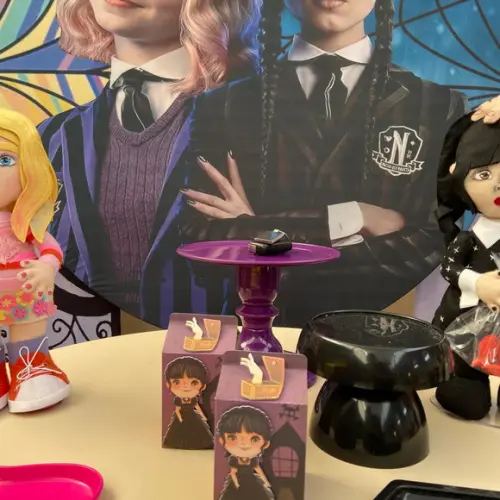 Caixa Milk Personalizada no Tema Wandinha!!!
