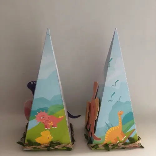 Caixas Cone Personalizada no tema Dinossauro Rosa!