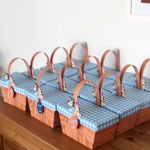 Cesta Piquenique Tema Cachorrinhos Coloridos!