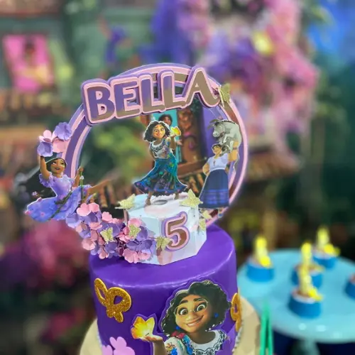Topo de Bolo Personalizado no Tema Encanto!