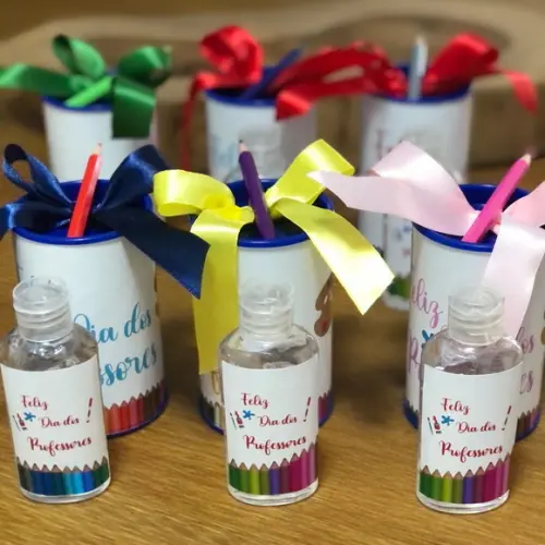 Tubo Cofre com Álcool em Gel no tema Dia dos Professores
