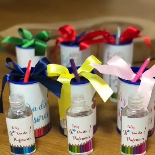 Tubo Cofre com Álcool em Gel no tema Dia dos Professores