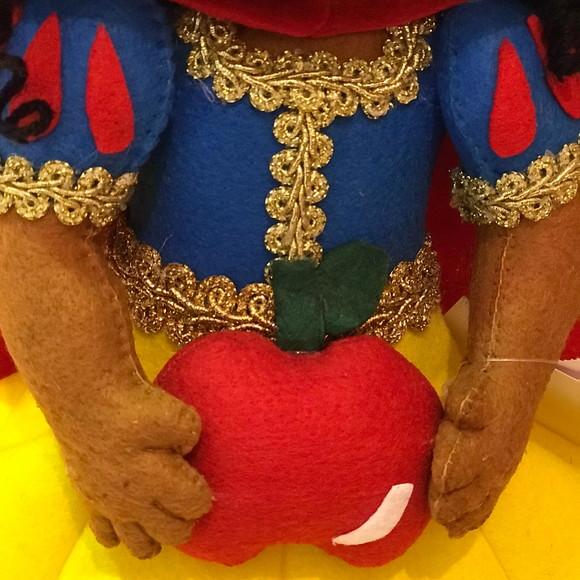 Branca De Neve ( Negra ) Pretinha De Neve