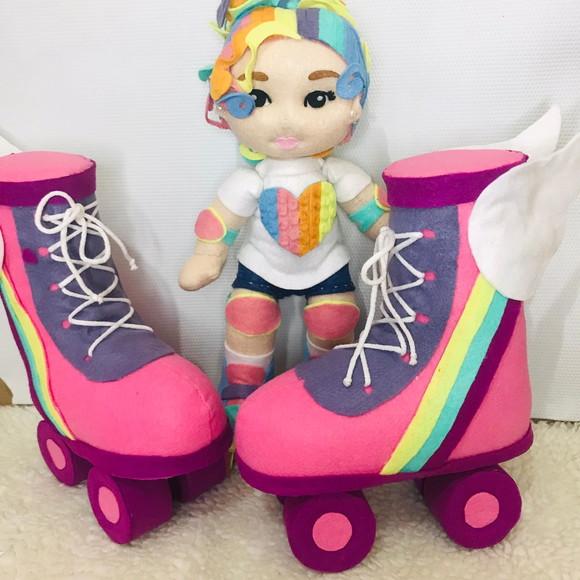 Kit Boneca Pop It Articulada E Par De Patins Em Feltro 3d