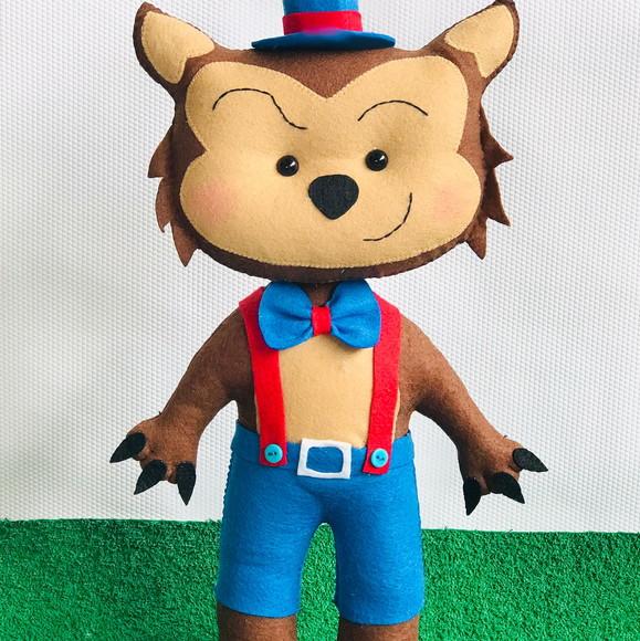 Lobo mau em feltro