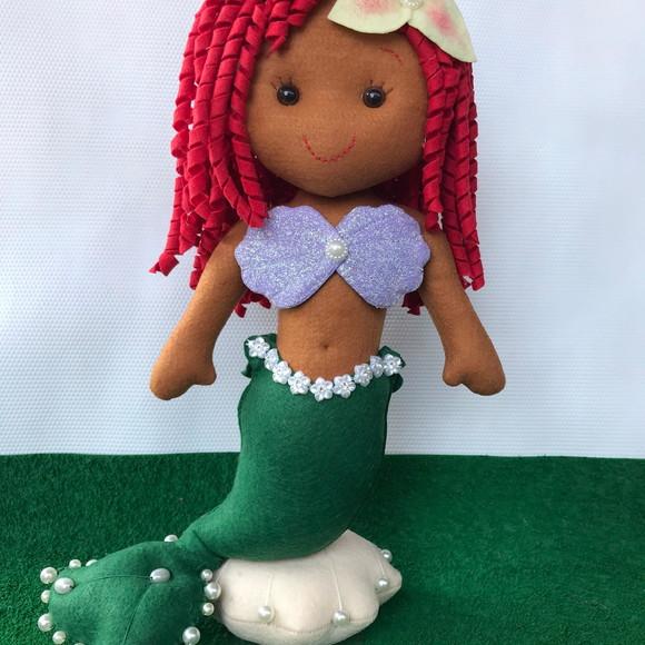 Sereia Ariel Em Feltro Nova Versão Negra
