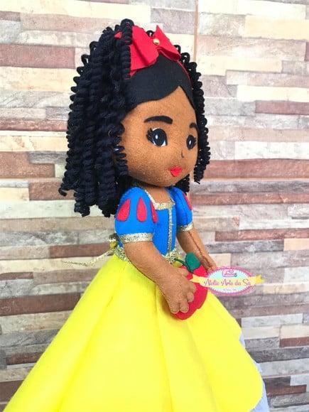 Branca de neve ( negra ) pretinha de neve