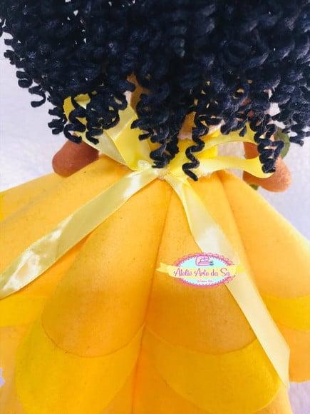 Princesa Bela em feltro versão negra
