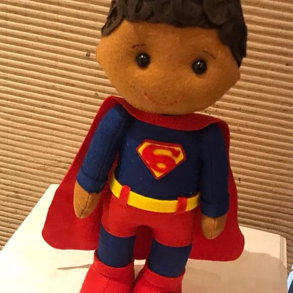 Super Homem em Feltro Negro 25 cm