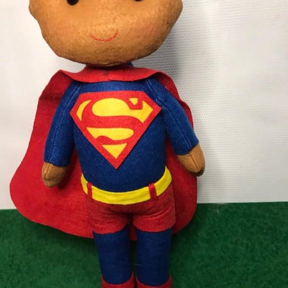Super Homem em Feltro Negro 30cm