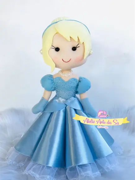 Boneca Cinderela em feltro