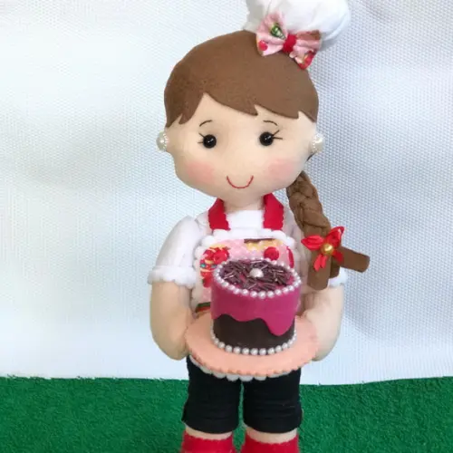Boneca confeiteira em feltro