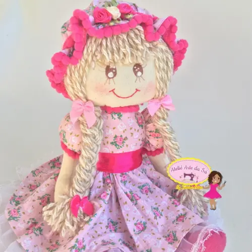 Boneca de Pano com 30 cm