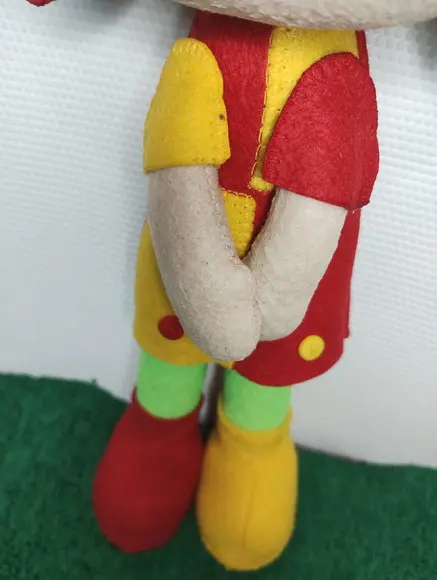 Boneca Emília em Feltro 25/30 cm