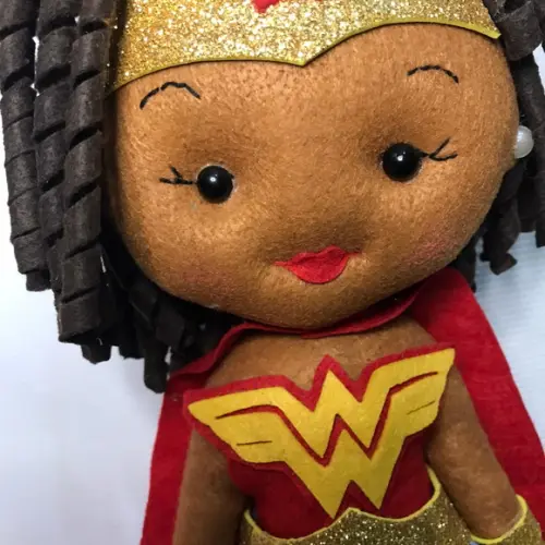Boneca Mulher Maravilha Negra