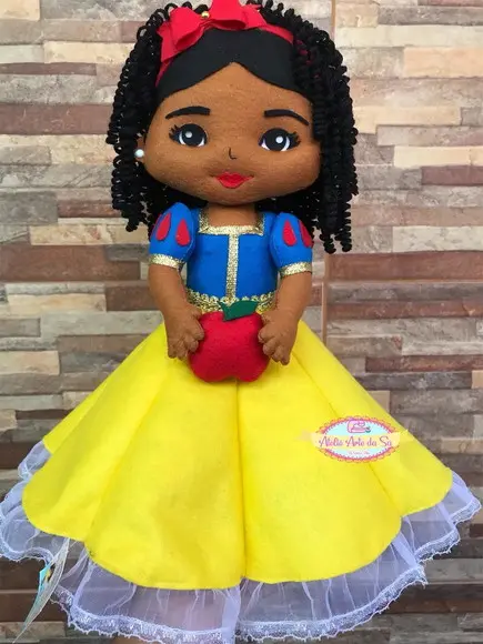 Branca de neve ( negra ) pretinha de neve