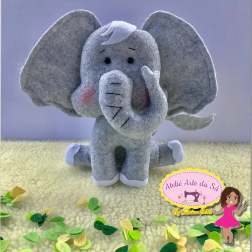 Elefante com 20 cm de Altura em Feltro