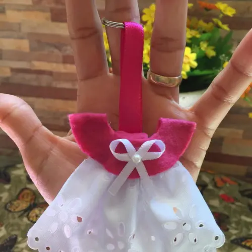 Lembrancinha Chaveiro ou Imã Vestido