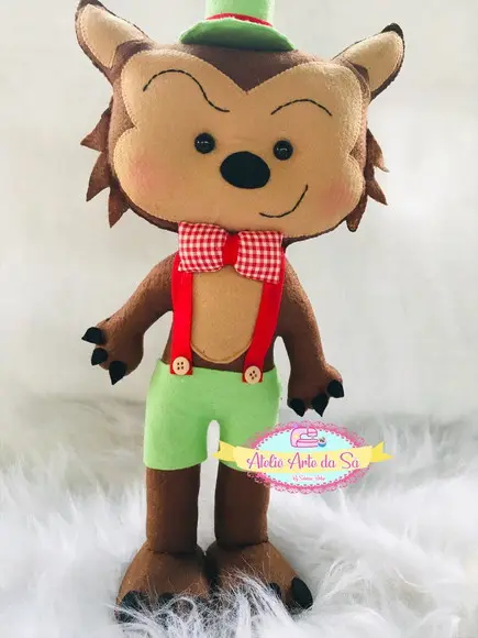 Lobo mau em feltro
