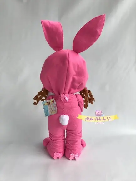 Boneca em Feltro com Fantasia de Coelha