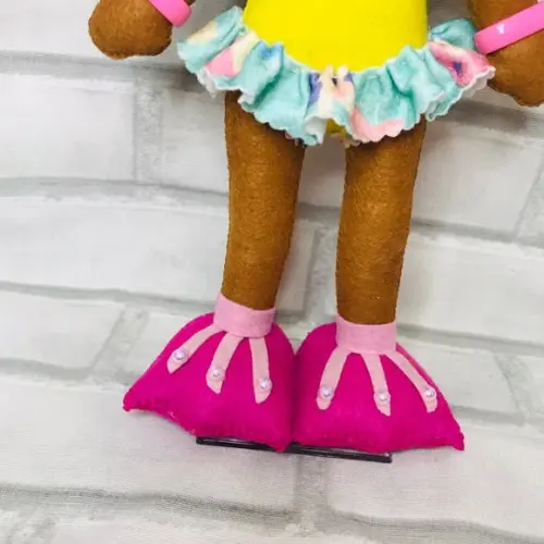 Boneca Mergulhadora em Feltro com 30 cm