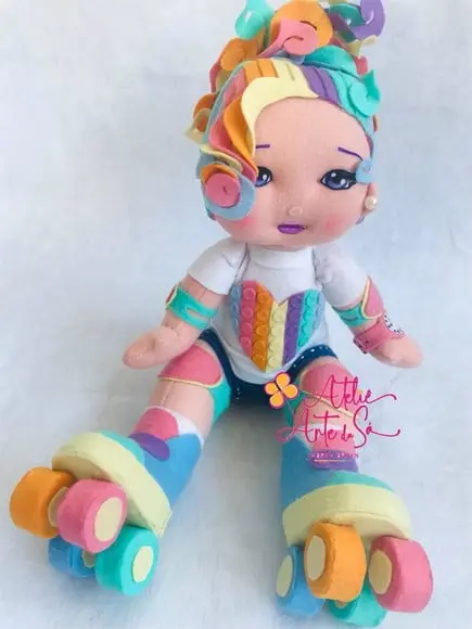 Boneca Patinadora Pop It Em Feltro