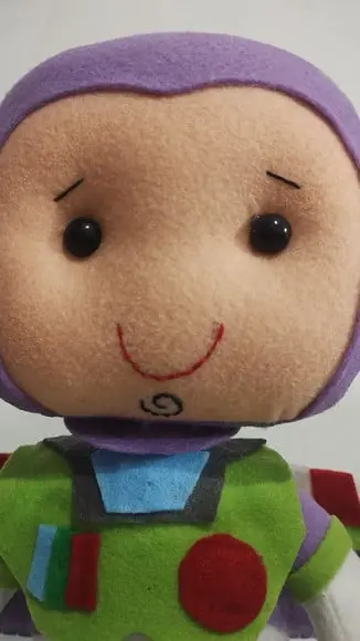 Buzz em Feltro com 30 cm