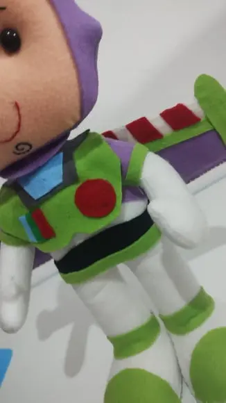 Buzz em Feltro com 30 cm