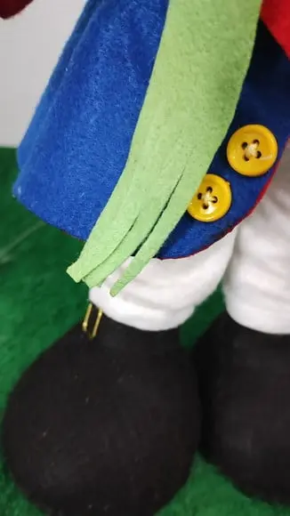 Pequeno Príncipe em Feltro Luxo Negro 30 cm