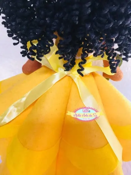 Princesa Bela em feltro versão negra