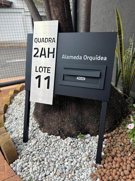 Algarismo Acm + Inox - 60x55 +caixa Correio e Pé para Jardim