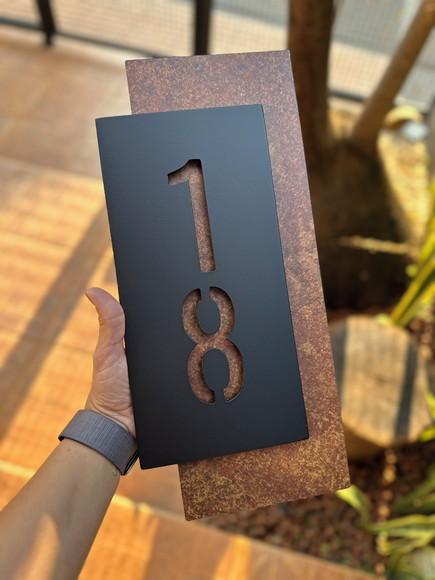 Algarismo Residencial Acm com Acm Corten Personalizado 40x18