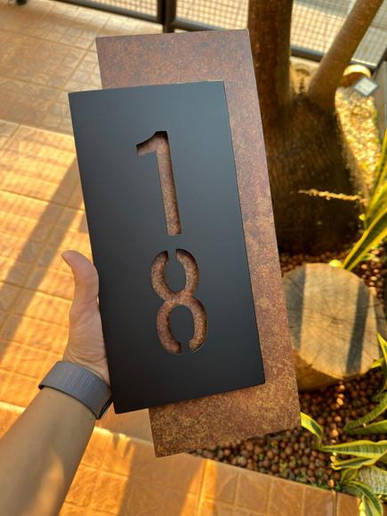 Algarismo Residencial Acm com Acm Corten Personalizado 40x18