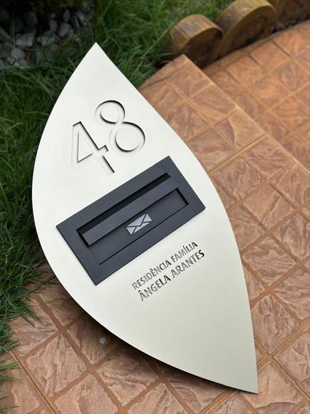 Algarismo Residencial Acm com Caixa de Correio 40x80cm