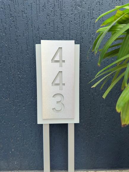 Algarismo Residencial Acm com Inox - 20x40 para Jardim