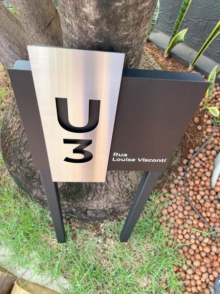 Algarismo Residencial Acm com Inox - 30x33 para Jardim