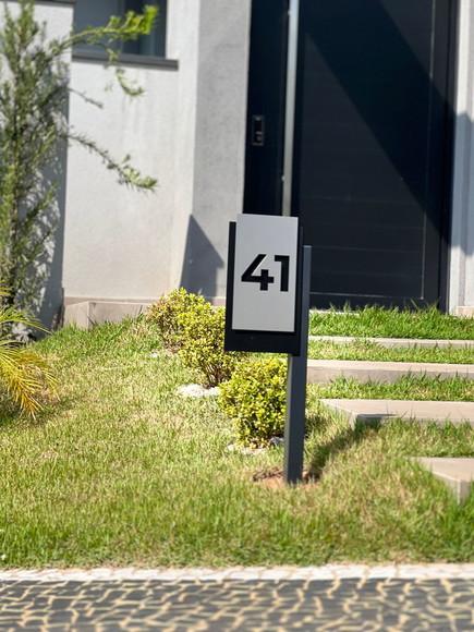 Algarismo Residencial Acm com Inox - 40x22,5 Pé para Jardim