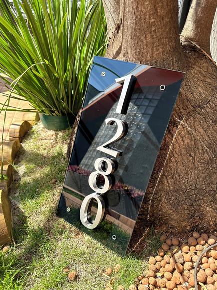 Algarismo Residencial Vidro com Inox - 4 Dígitos 30x60