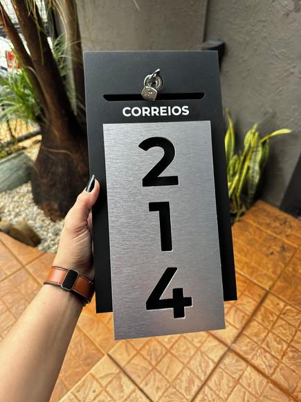 Número com Caixa de Correio Embutida