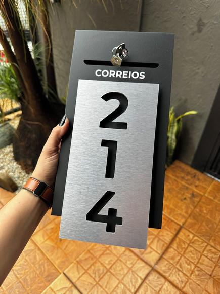 Número com Caixa de Correio Embutida