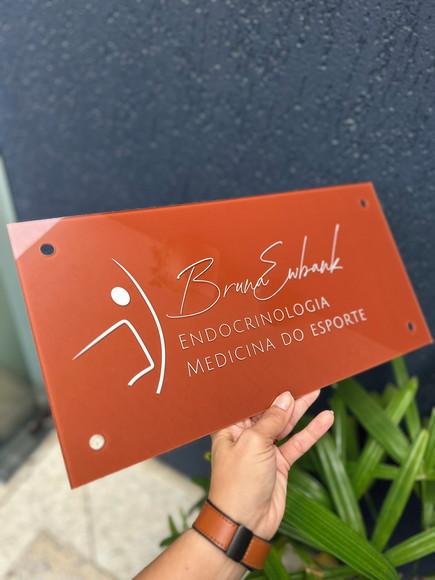 Placa Comércio Acrilico Adesivo Frontal 40x20 Impressão Uv