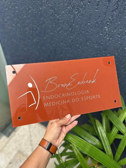 Placa Comércio Acrilico Adesivo Frontal 40x20 Impressão Uv