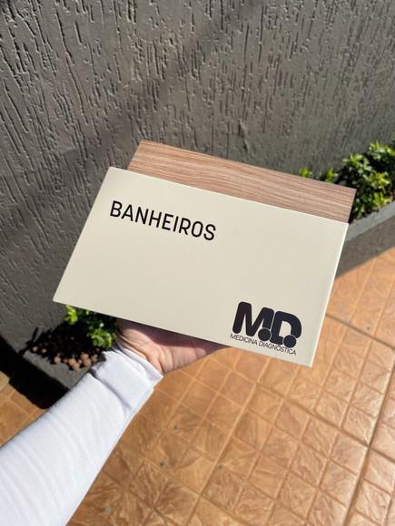 Placa de Banheiro- Modelo Calcita mdf Personalizado 26x18
