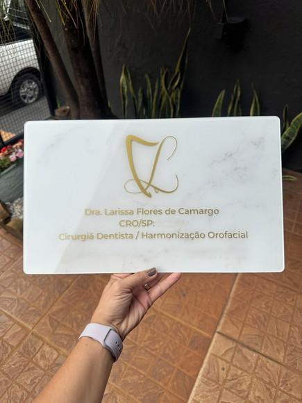 Placa de Comércio Acrílico - Aplicação Adesivo Frontal 40x24