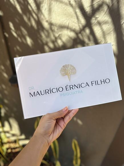 Placa de Comércio com Sobreposição em Acrílico - 30x18cm