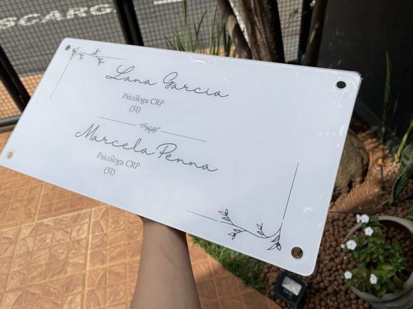 Placa de Comércio em Acrílico - Frente 50x25