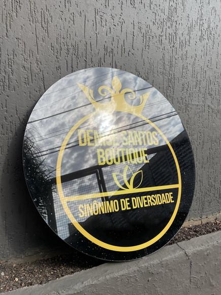 Placa de Comércio em Acrílico - Frente 65x65