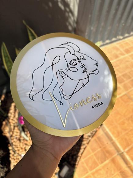 Placa de Comércio em Acrílico com Sobreposição-frente 20x20