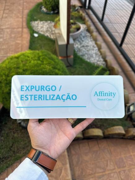 Placa de Identificação -acrílico 26x10